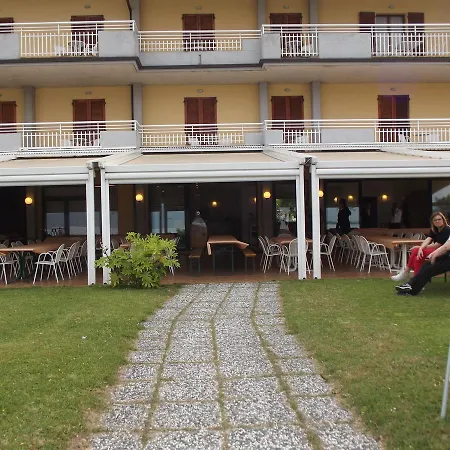 La Romantica Hotel *