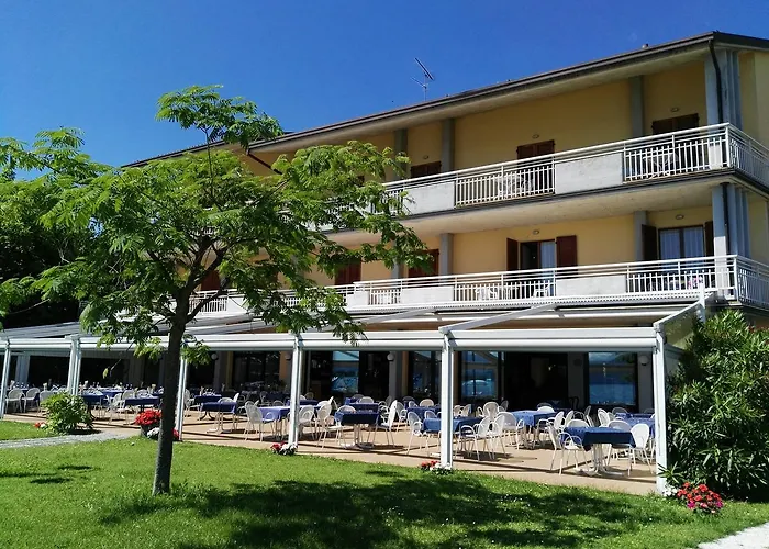 La Romantica Hotel *